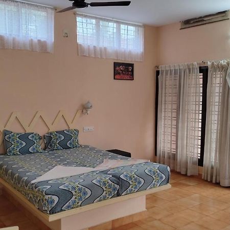 Hotel Greenland Thiruvananthapuram Екстериор снимка