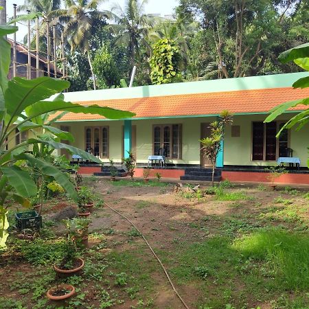 Hotel Greenland Thiruvananthapuram Екстериор снимка